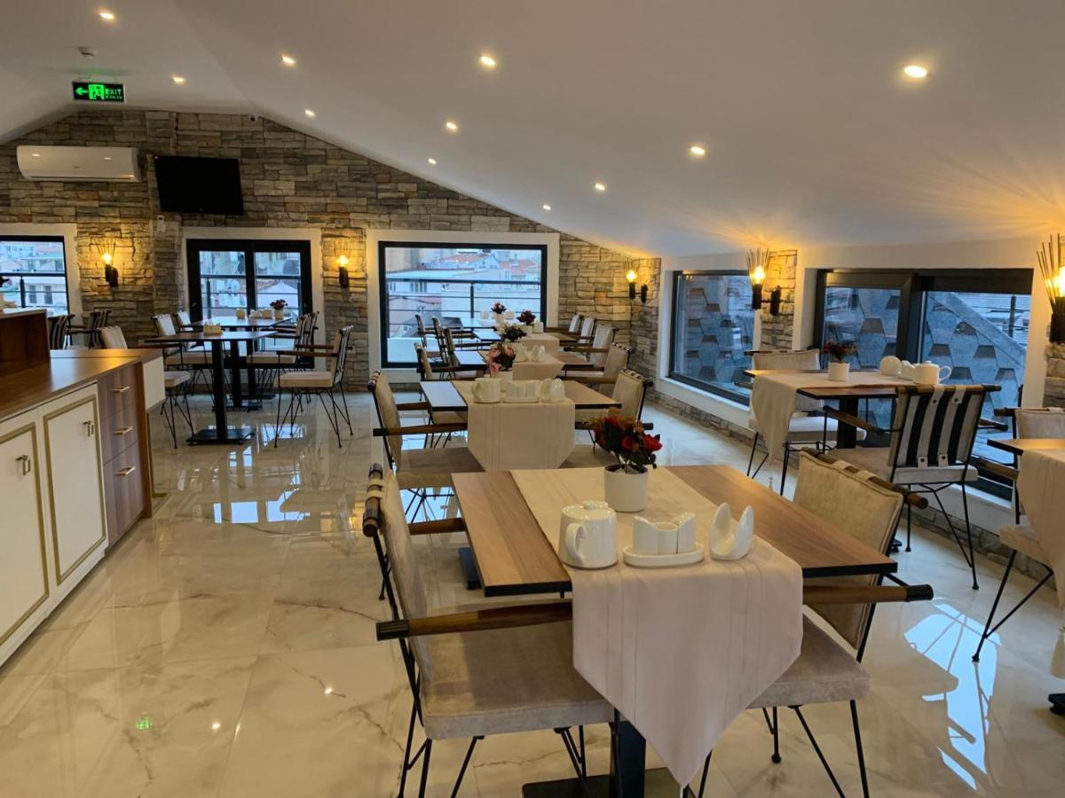 Mr Beyaz Hotel Istanboel Buitenkant foto