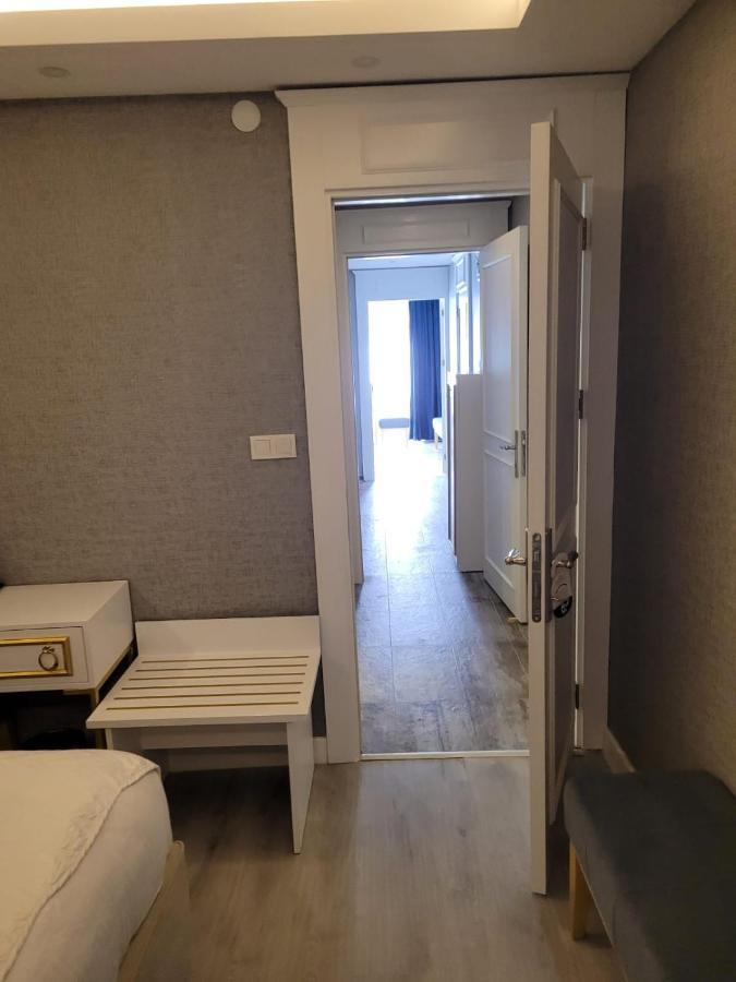 Mr Beyaz Hotel Istanboel Buitenkant foto
