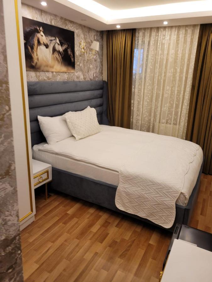 Mr Beyaz Hotel Istanboel Buitenkant foto