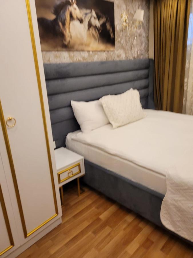 Mr Beyaz Hotel Istanboel Buitenkant foto