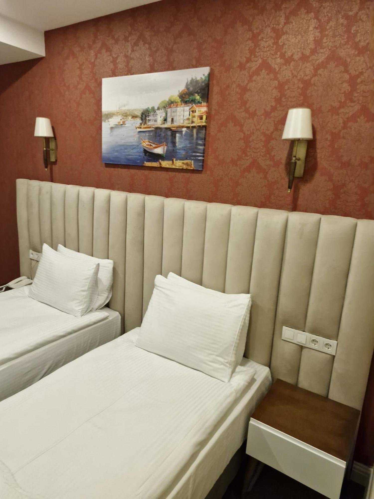 Mr Beyaz Hotel Istanboel Buitenkant foto