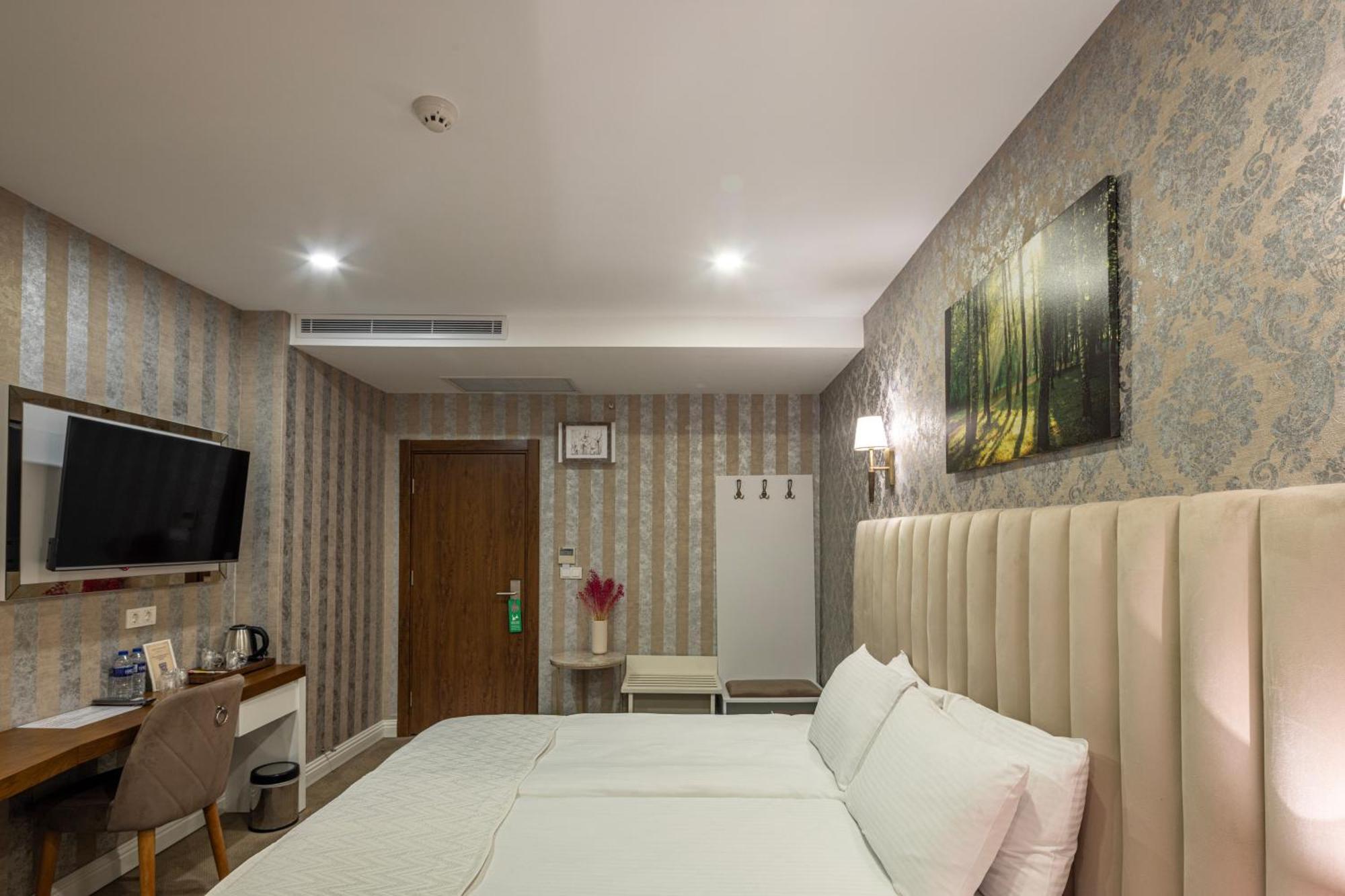 Mr Beyaz Hotel Istanboel Buitenkant foto