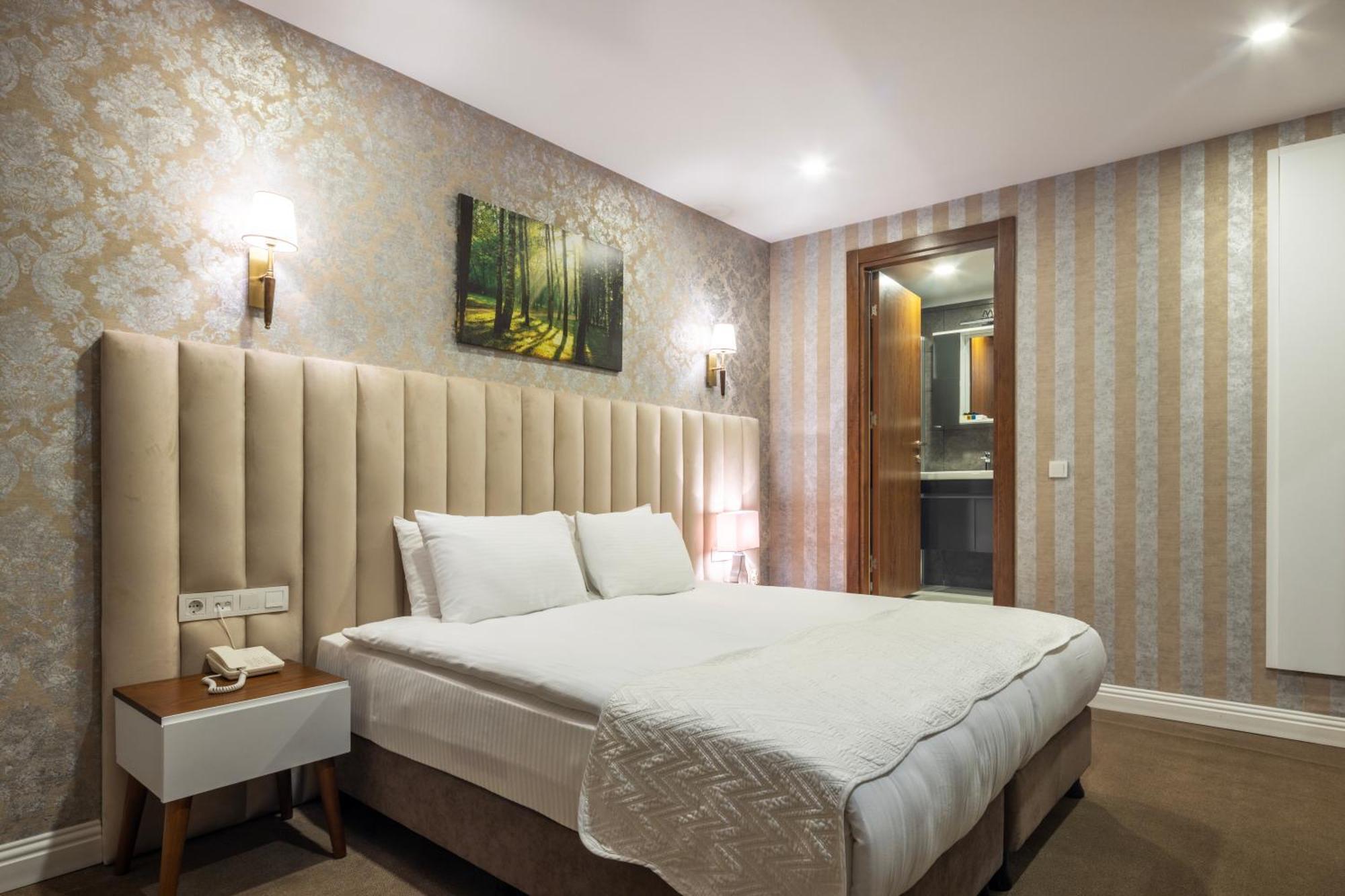 Mr Beyaz Hotel Istanboel Buitenkant foto